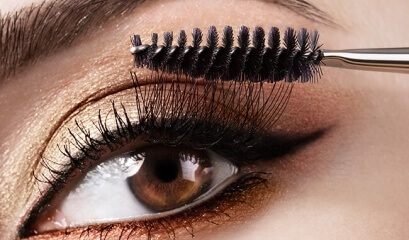 ​Descubra o traço de delineador ideal para seus olhos